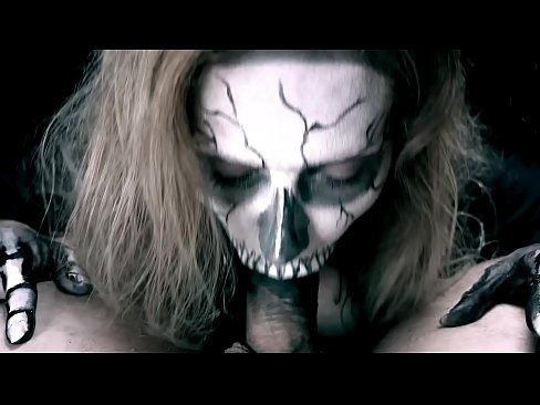 ❤️ Demon djevojka siše kurac svojim crnim ustima i guta spermu. ❤ Analni porno na hr.redgast4asset.ru ﹏